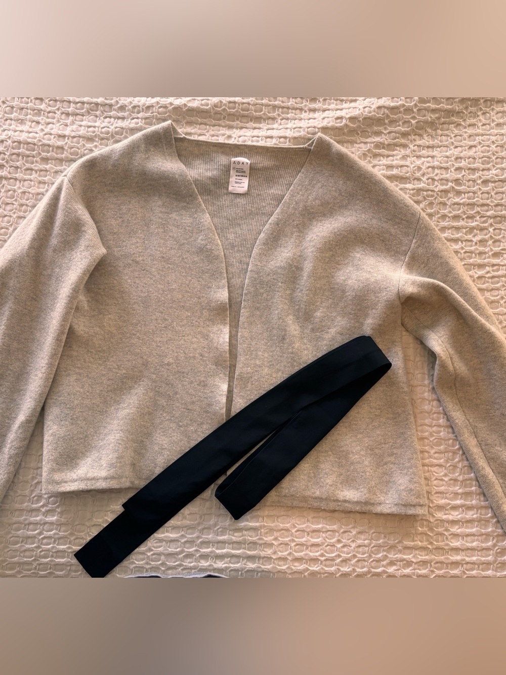ADAY Soft Landing Cardigan Tie-Front sixe Medium